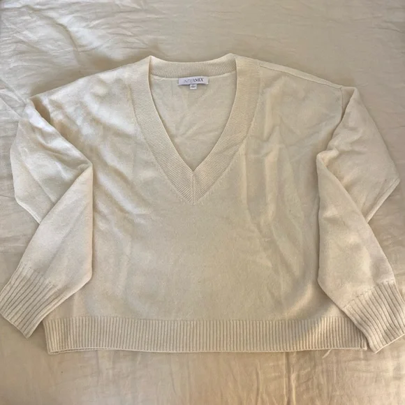 INTERMIX Sweaters Intermix Cashmere Cream Vneck Sweater